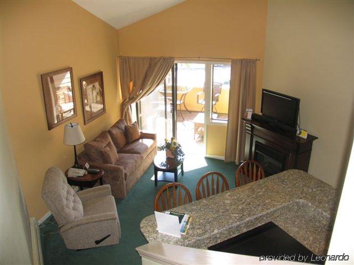 Pointes North Inn Charlevoix Kamer foto