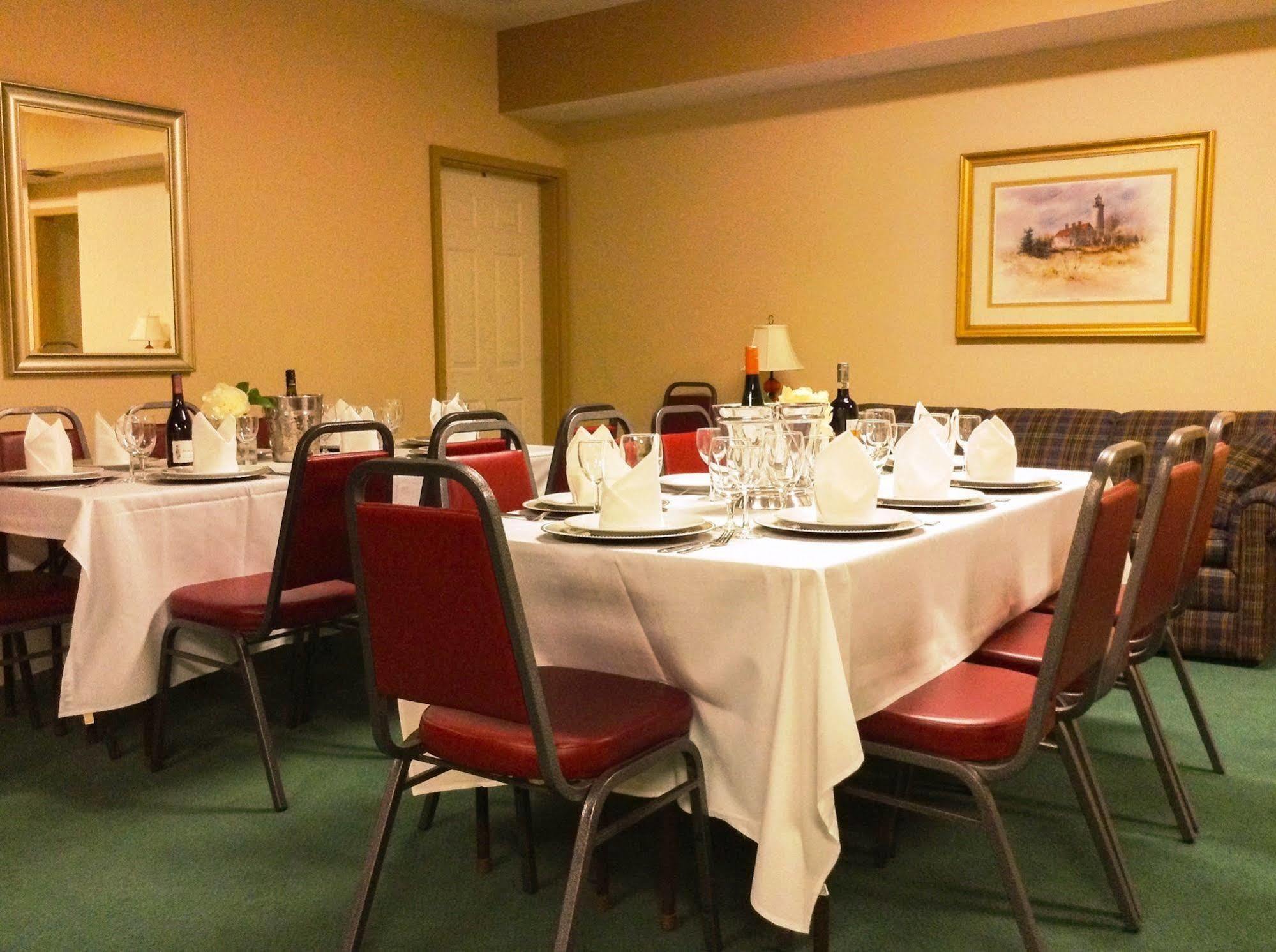 Pointes North Inn Charlevoix Buitenkant foto